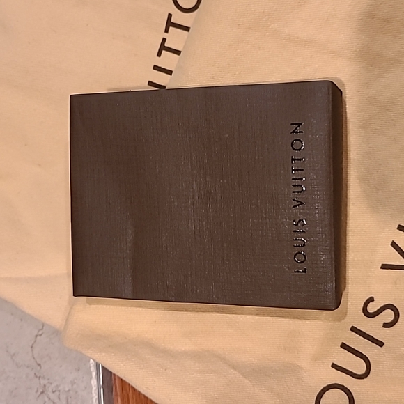 Men's Louis Vuitton Damier Sneakers - Picture 15 of 16